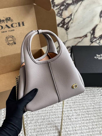 Coach Master
😍🌹20cm 
230 dhs🌺

Zain248