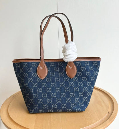 GUCCI 
COPY ONE NEW CAME SMALL  SIZE 
150 dhs❤️

Zain39
♥️♥️♥️