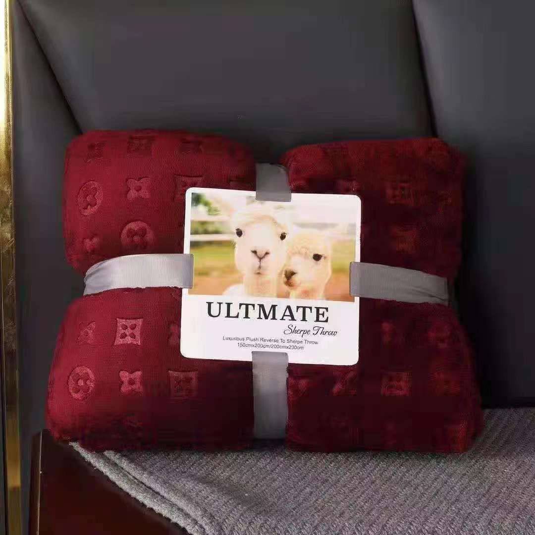 New collection 
💯💯
Lv brand blankets 
Winter ❄️ collection 
Blanket for winter 
High quality 
Size 230/200
75 dhs🪙🖤

Zain99
♥️♥️♥️