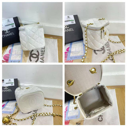 Chanel
13*12*11cm

With box
🎁🎁🎁

65 dhs🪙🖤

Zain17
♥️♥️♥️