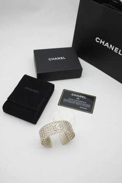 Accessories
60 dhs❤️

Zain122
♥️♥️♥️