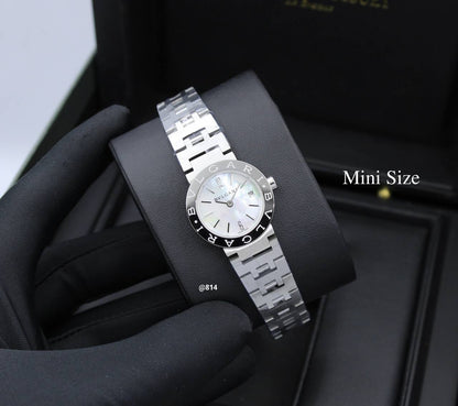 BVLGARI WOMAN MINI SIZE BATTERY

250 dhs🪙🌨️

Zain58
♥️♥️♥️