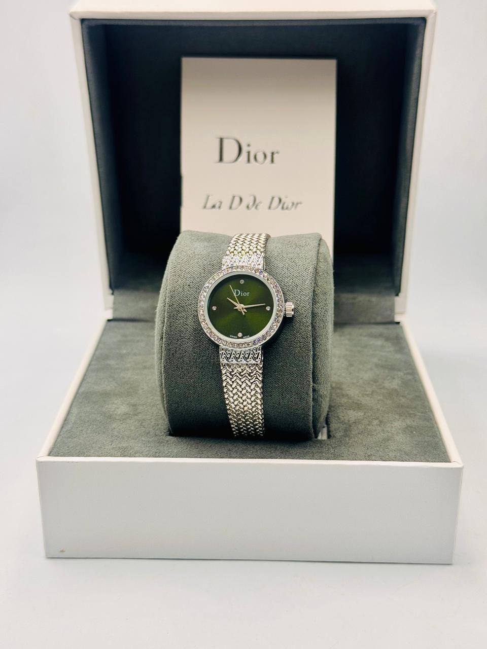Dior ladies 
55 dhs🪙🌨️

Zain08
❤️❤️❤️