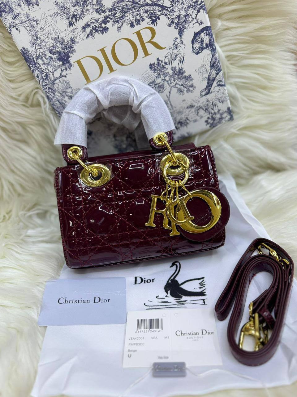 🌈 Chanel / Dior
1️⃣ First quality +🎁
Size : 20 ~ 18 cm


85 dhs🇦🇪🇦🇪🇦🇪

 with box 🎁

Zain115
♥️♥️♥️