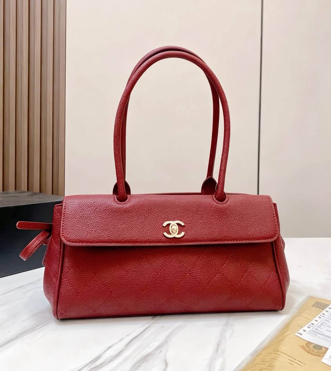 CHANEL 

NEW CAME 
MEDUIM SIZE 

GOOD QUALITY 
120 dhs🇦🇪🇦🇪

Zain39
♥️♥️♥️