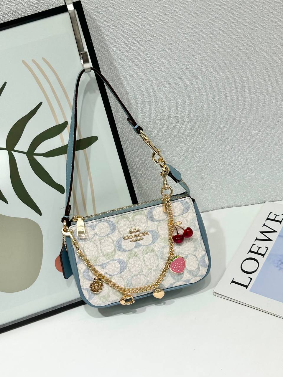 Coach
Best quality
Whith box’s
100 dhs🇦🇪🇦🇪
size 18cm

Zain158
♥️♥️♥️