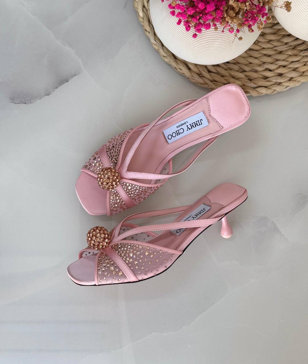Jimmy choo 
Vip quality 
Size:36to41
450 dhs✅

Zain113
♥️♥️♥️