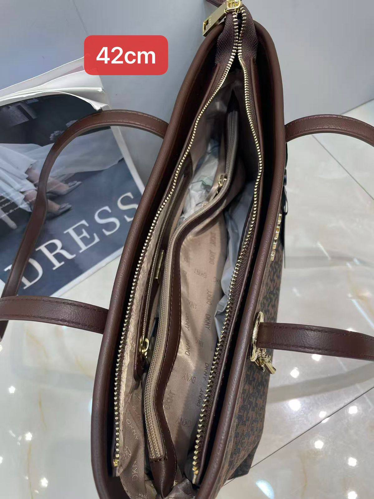 DKNY
110 dhs❣️

Zain102
♥️♥️♥️