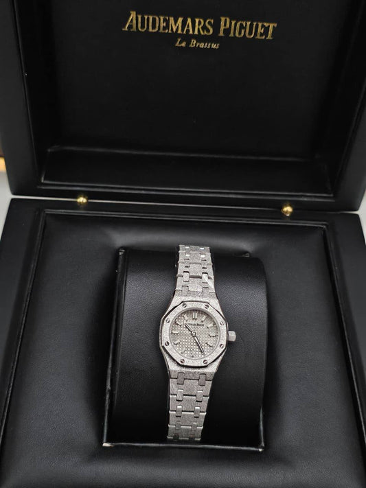AUD
japan movement 🇯🇵
Water Resistant 💧
Sapphire Crystal 
Super Master Quality 
With box 📦🛍️
For Price 👇 WhatsApp✅
0568585901 
0507557372
0552275751 Owner Zain 👌

Zain282
♥️♥️♥️