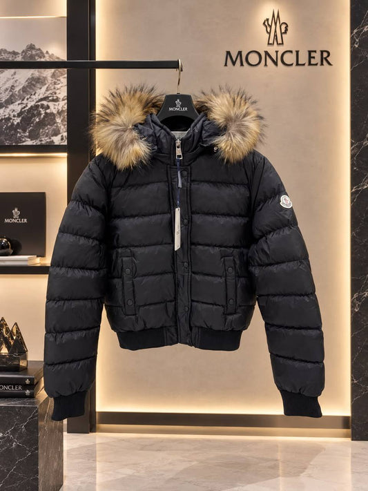MONCLER

Super Master quality

Sizes: XS S M L XL

1150 dhs✅✅

Zain308
♥️♥️♥️