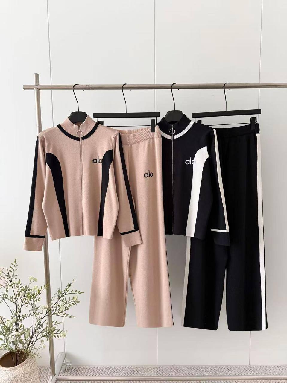 Now available 
Free size 
110 dhs🪙🌨️

Zain138
♥️♥️♥️