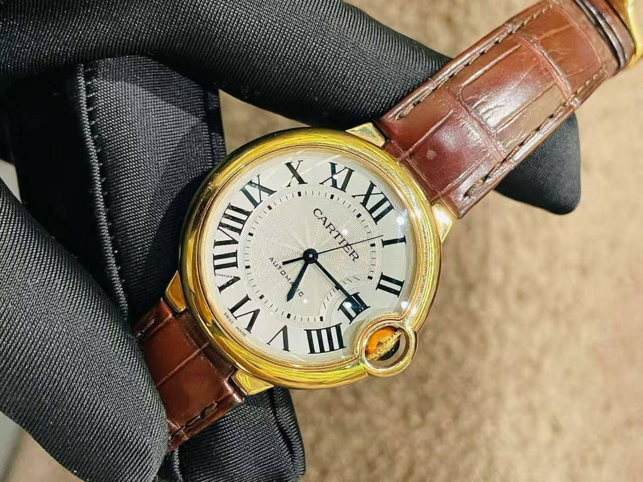 Cartier 
watch for men 
good quality automatic
260 dhs✅

Zain59
♥️♥️♥️