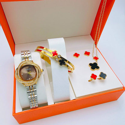 Watches boxes
Chanel
Dior
Gucci
LV

With box 
90 dhs🇦🇪🇦🇪

Zain45 
♥️♥️♥️