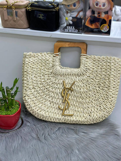YSL
90 dhs💓

Zain244
♥️♥️♥️