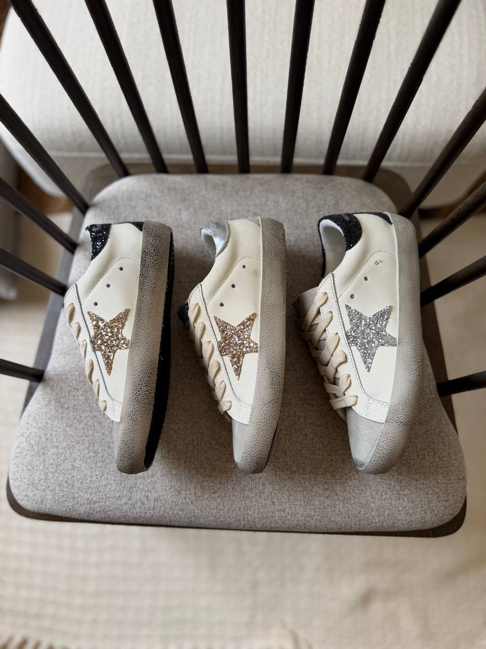 Golden Goose
𝑮𝑶𝑳𝑫𝑬𝑵 𝑮𝑶𝑶𝑺𝑬
𝑨𝑨𝑨 𝑸𝒖𝒂𝒍𝒊𝒕𝒚
𝑺𝒊𝒛𝒆 𝟑5 𝒕𝒐 𝟒2 
450 dhs✅

Zain81
♥️♥️♥️