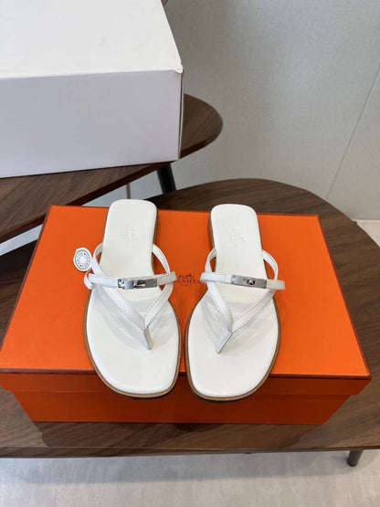 Hermes ❤️
*High quality*❤️
*size: 36 to 42*❤️
350 dhs✅

Zain119
♥️♥️♥️