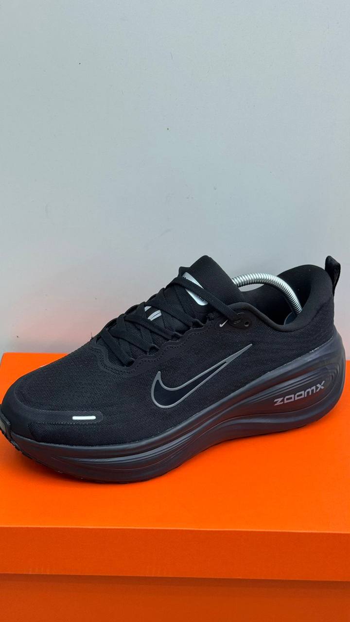 Nike
Size 40 TO 45 
140 dhs✅

Zain183
♥️♥️♥️
