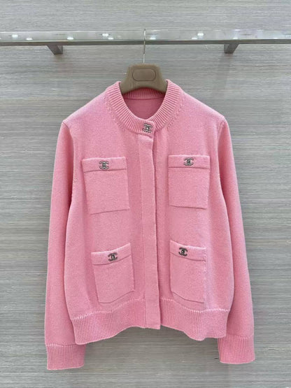 CHANEL NEW 

VIP QUALITY 

CASHMERE

Size : 36-38-40-42

600 dhs🇦🇪🇦🇪

Zain287
♥️♥️♥️