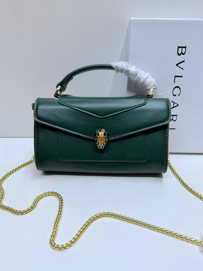 Bvlgari
100 dhs✅
with box
size 19×5×10cm

Zain42
♥️♥️♥️