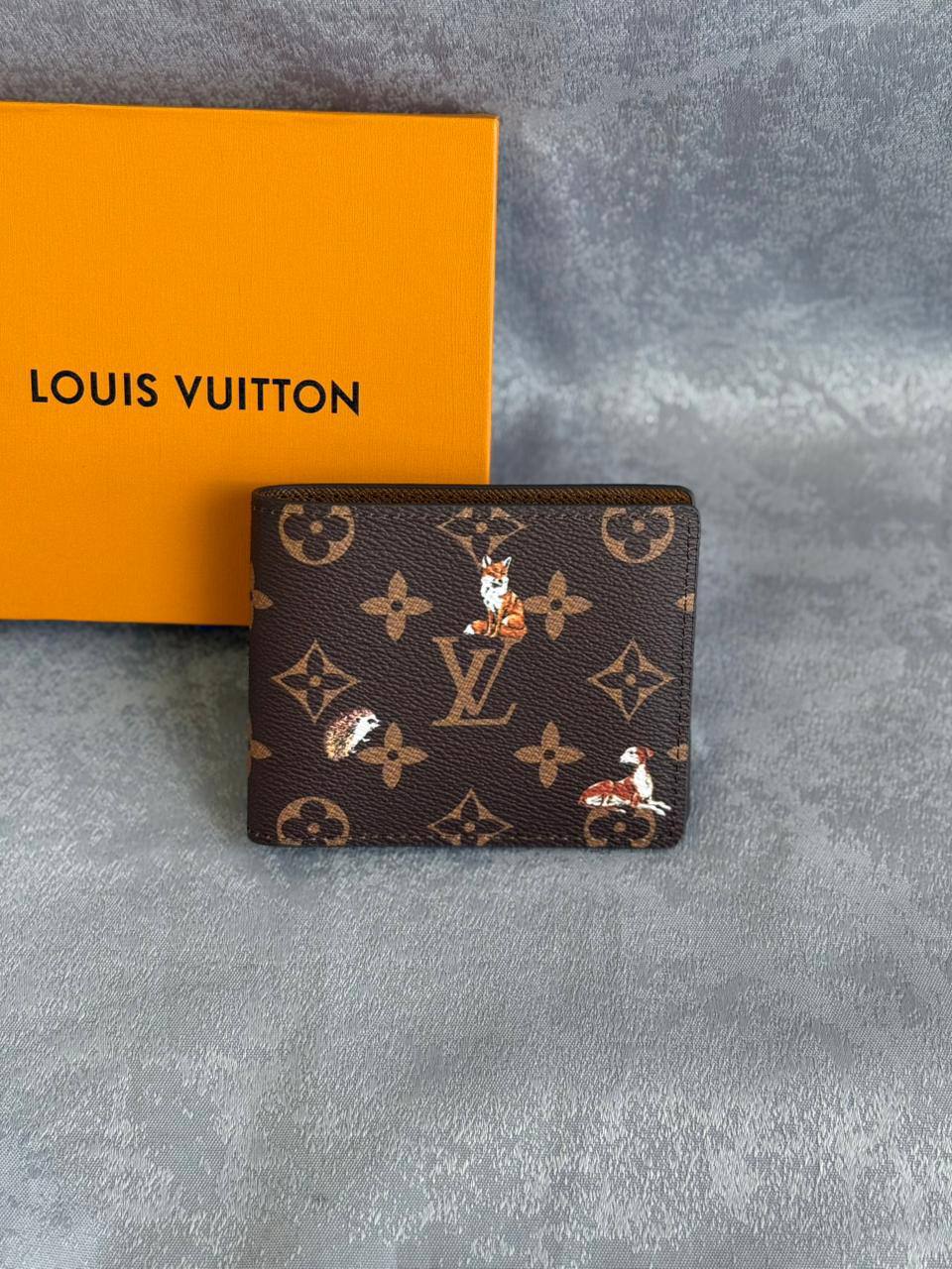 LV
*Men Wallet*
*Master Quality*
230 dhs✅

Zain179
♥️♥️♥️