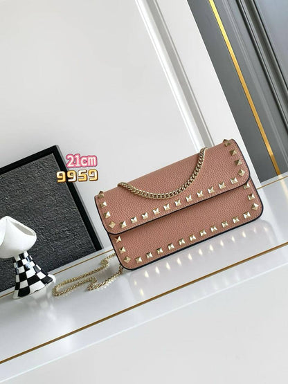 Valentino 
Master🌺🌺
240 dhs💓💓

Zain153
♥️♥️♥️