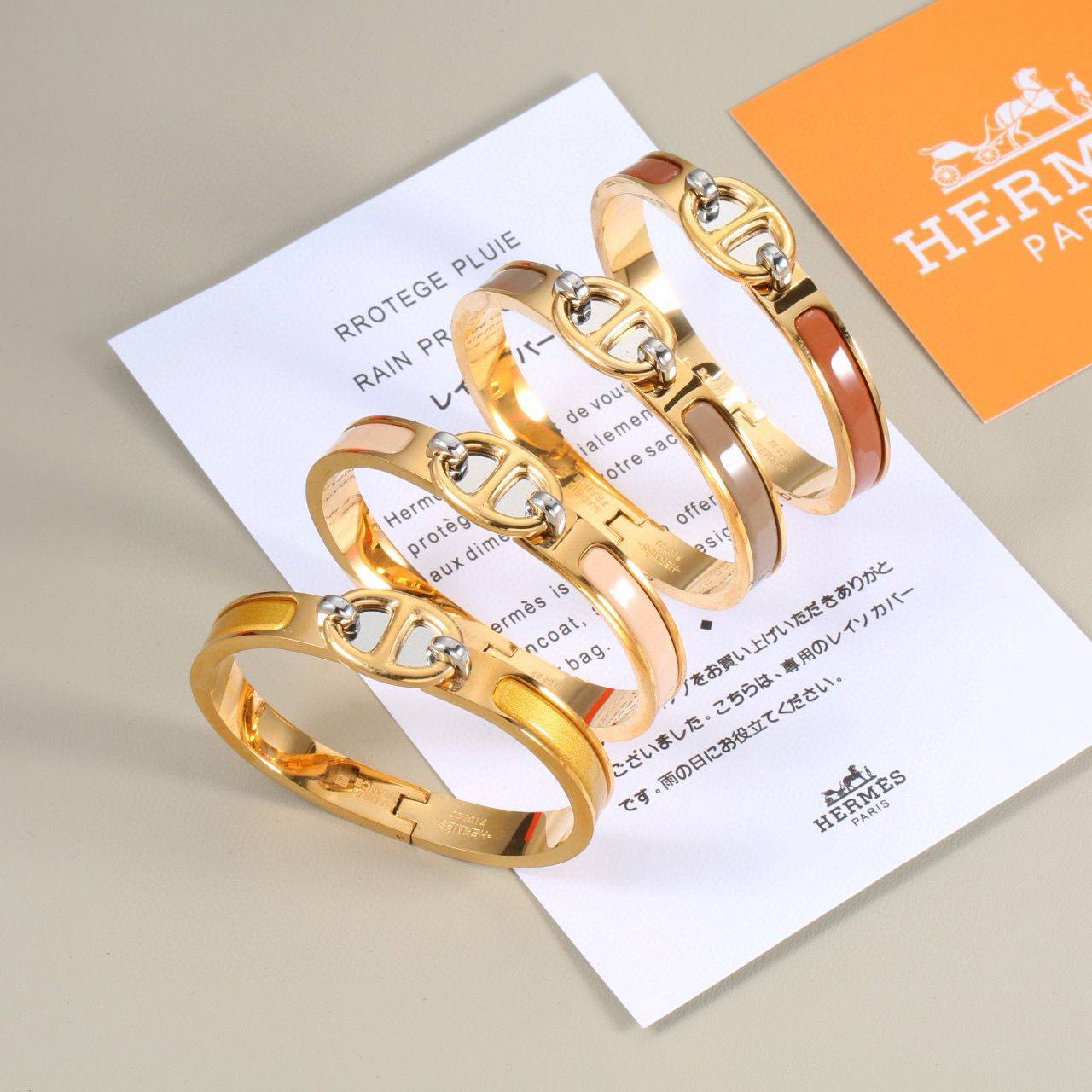 HERMES BANGLE
MASTER 

65 DHS🌺✨💫
WITH BOX AND PAPER BAG🎁🛍️

Zain89
♥️♥️♥️