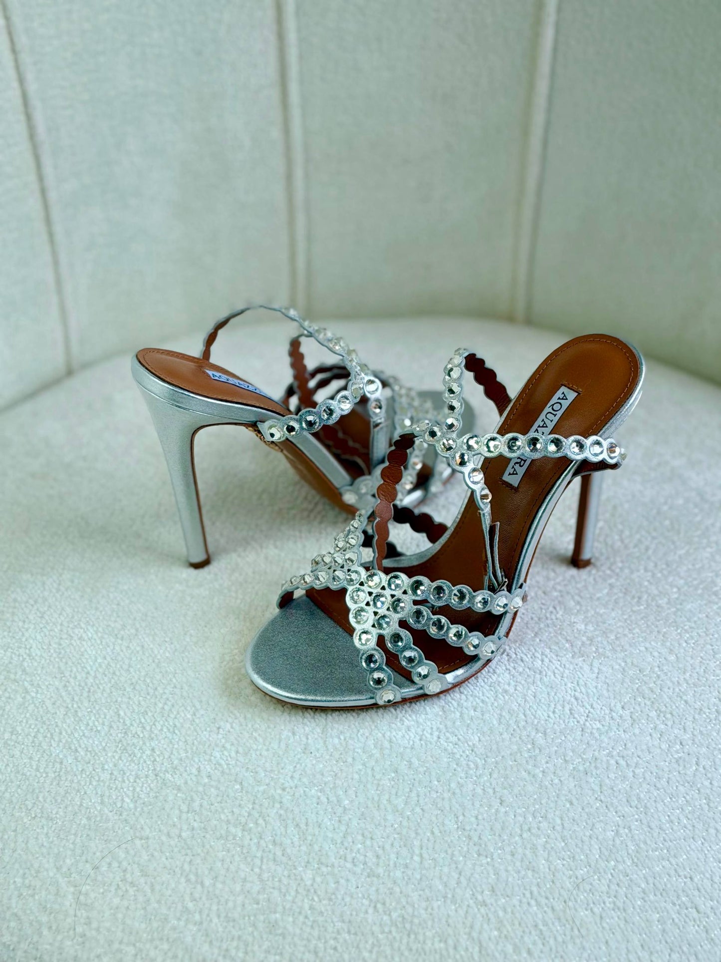 AQUAZZURA
Super *AAA* *+* Quality 💯 
With original packing🎁🎁
SIZE:36and41
Available now
450 dhs✅

Zain308
♥️♥️♥️
