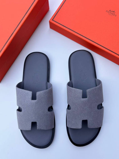 Hermes
110 dhs🪙💚
Size 40-46

Zain55
♥️♥️♥️