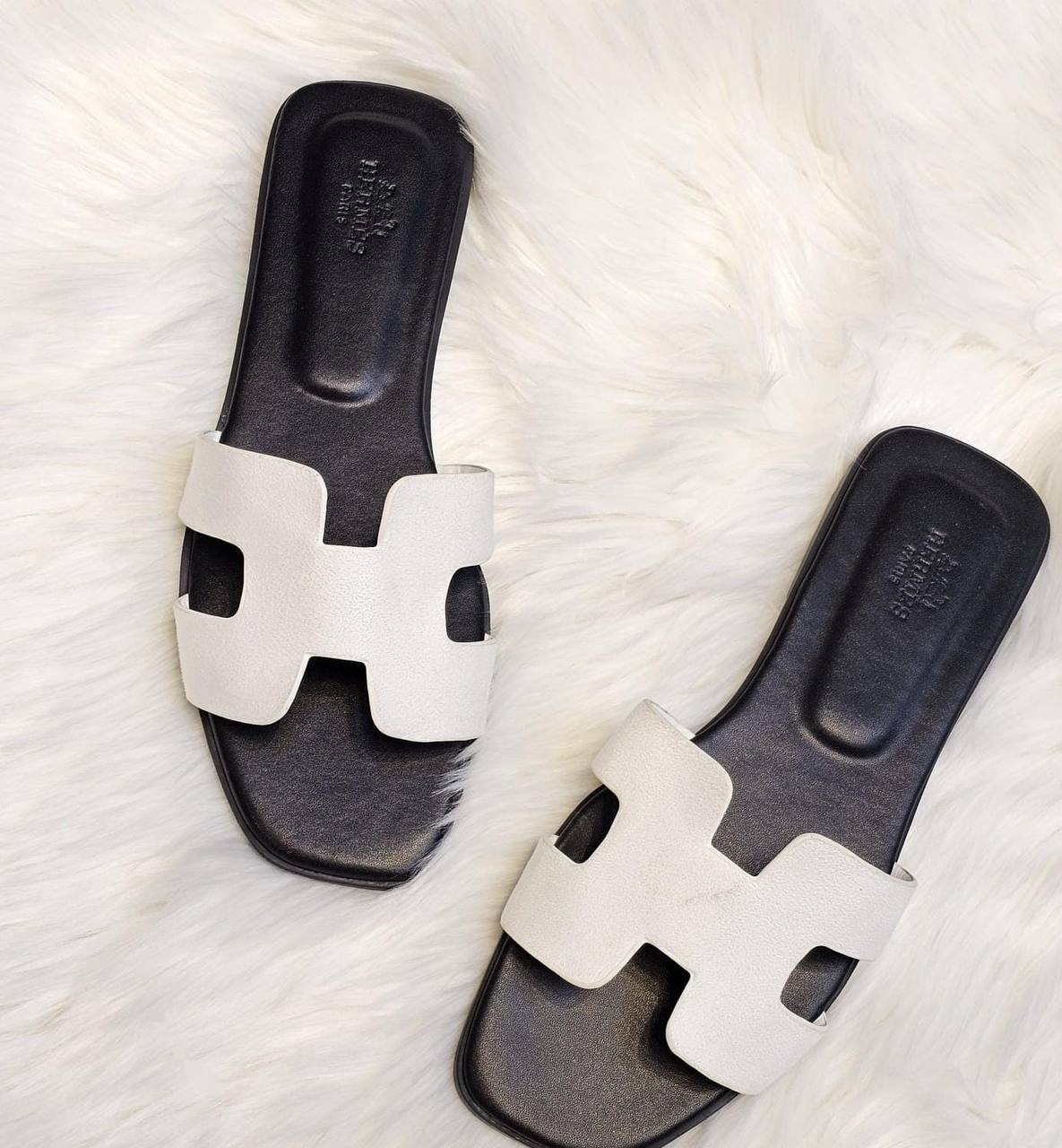 HERMES 
☘️ *SIZE  36  to 41 ☘️                                                                                                       
180 dhs✅

Zain224
♥️♥️♥️