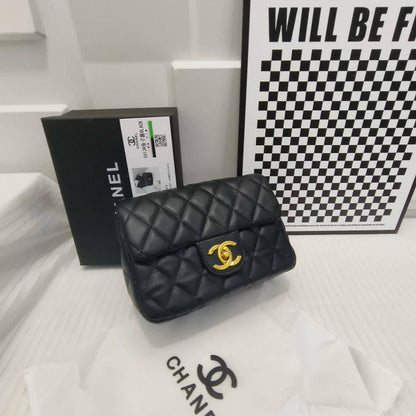 Chanel
21*14*10 cm
With box 
🎁🎁🎁

70 dhs🪙💕

Zain17
♥️♥️♥️