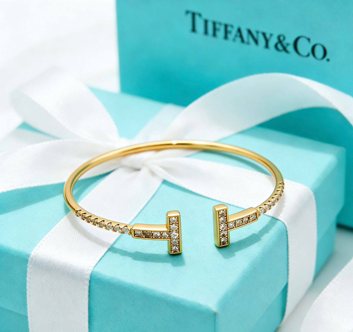 TIFFANY BANGLE
STONES

NEW MODEL ✨💫
70 dhs🇦🇪🇦🇪

WITH BOX AND PAPER BAG🎁🛍️

Zain89
♥️♥️♥️