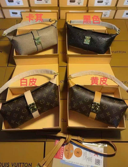 LV

95 dhs🇦🇪🇦🇪

with box
size 22×8×10cm

Zain42
♥️♥️♥️
