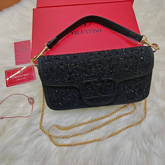 Valentino 

115 dhs✅

with box
🎁🎁🎁

Zain235
Zain42
♥️♥️♥️