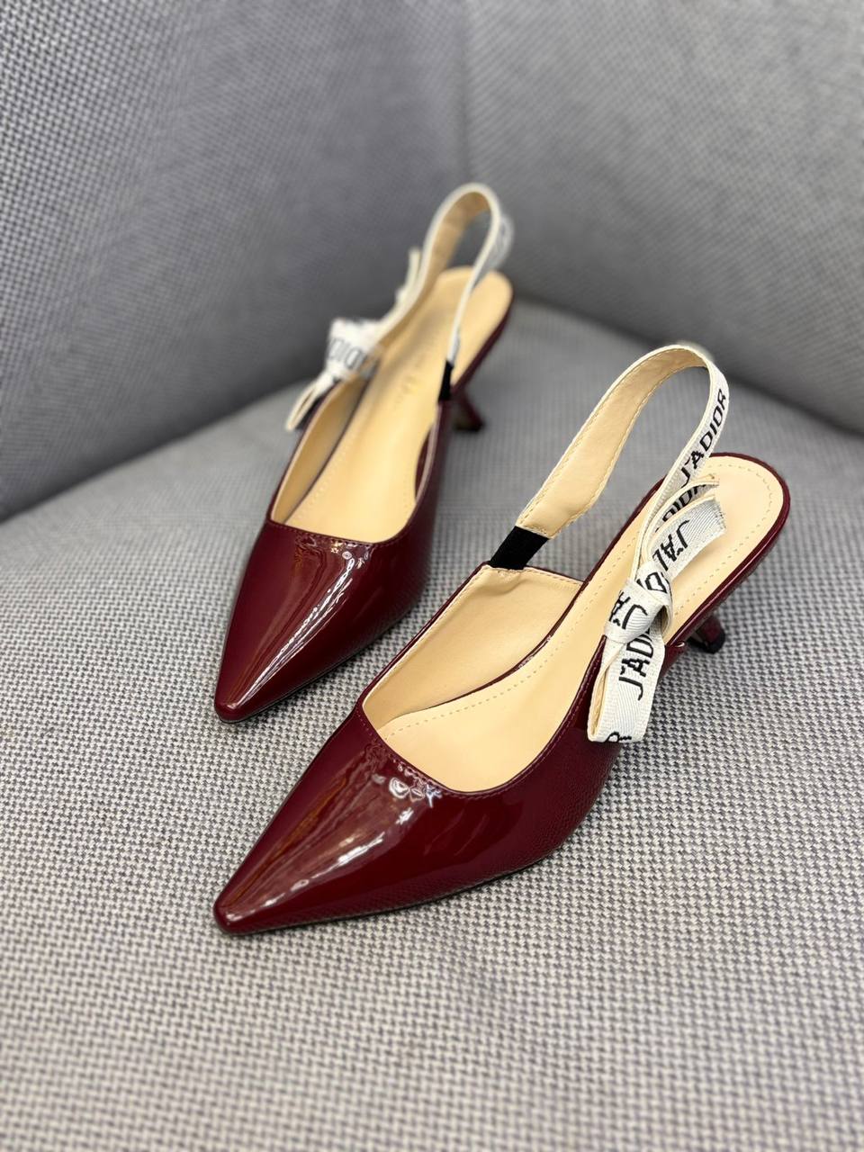 Dior  
120 dhs✅
Size 36-42

Zain55
♥️♥️♥️