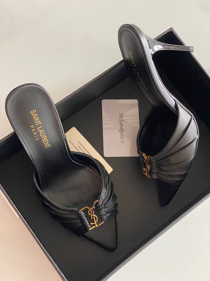 YSL  
AAA master quality 
Size 36……..41
450 dhs✅

Zain180
♥️♥️♥️