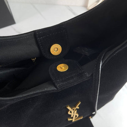 YSL
 GOOD QUALITY 
120 dhs✅

Zain39
♥️♥️♥️
