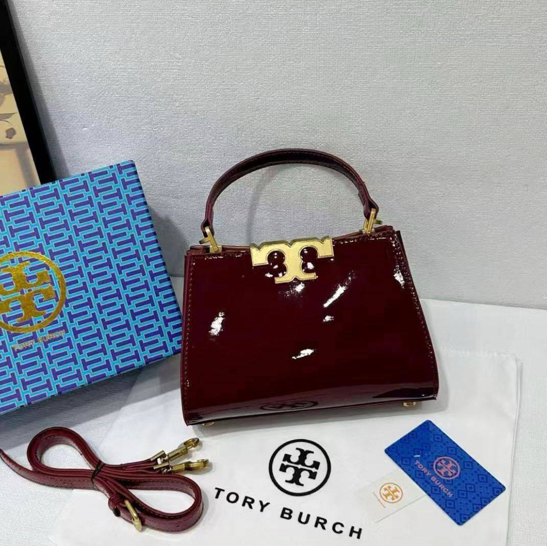TORY BURCH 

NEW CAME GOOD QUALITY 
WITH BOX 
🎁🎁🎁

90 dhs❣️

Zain39
♥️♥️♥️