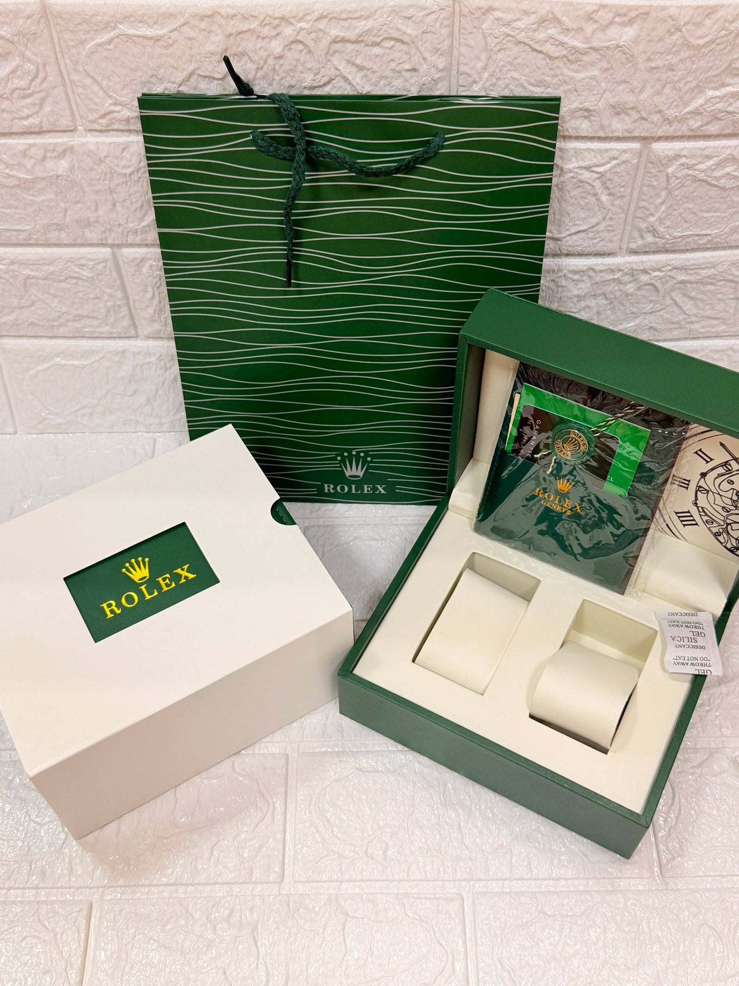 Couple Watch Boxes
Master
50 dhs✅

Zain85
♥️♥️♥️