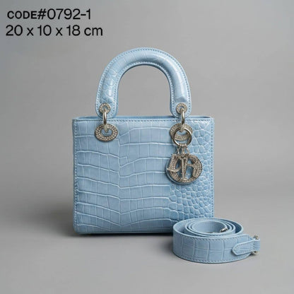 Dior
ᴄʀᴏᴄᴏᴅɪʟᴇ ᴘᴀᴛᴇɴᴛ ʟᴇᴀᴛʜᴇʀ
ɪɴ ᴅɪᴀᴍᴏɴᴅ ɪɴɢʀᴀᴠᴇ
sɪʟᴠᴇʀ ʜᴀʀᴅᴡᴀʀᴇ
ᴡɪᴛʜ ʟᴏɴɢ ʙᴇʟᴛ sᴛʀᴀᴘ
sɪᴢᴇ : 20cm
ᴡɪᴛʜ BOX

110 dhs🇦🇪🇦🇪

Zain31
♥️♥️♥️