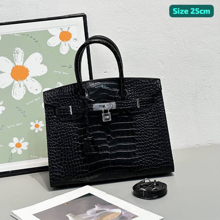 Hermes
Good quality 

with box 
🎁🎁🎁

115 dhs🪙🌨️

Zain158
♥️♥️♥️
