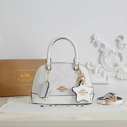 Coach
100 dhs🇦🇪🇦🇪
with box
size 21cm

Zain26
♥️♥️♥️