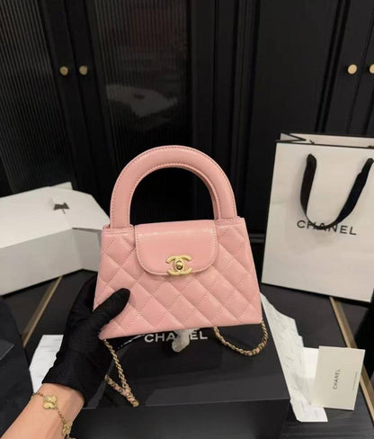 Chanel
100 dhs🇦🇪🇦🇪
with box20cm

Zain26
♥️♥️♥️