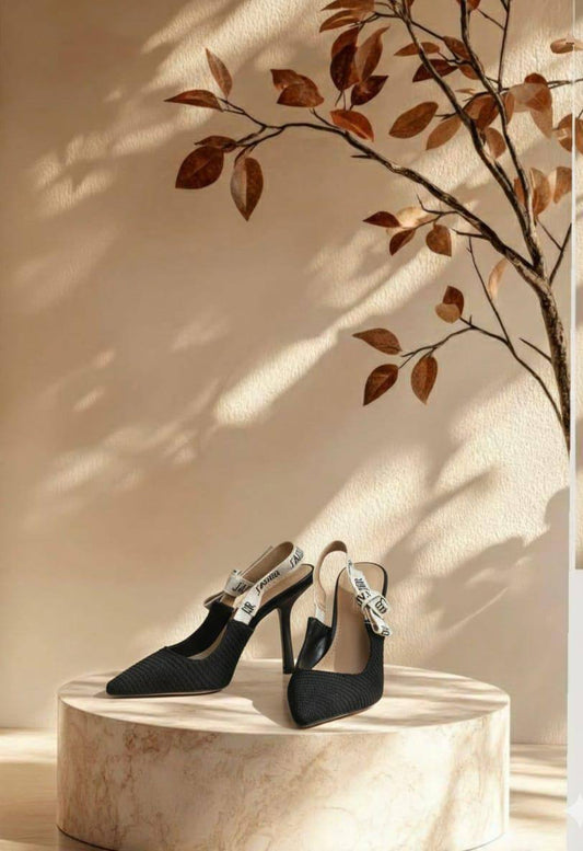 DIOR 
☘️ *SIZE  36  to 41 ☘️                                                                                                       
270 dhs🪙💕

Zain224
♥️♥️♥️