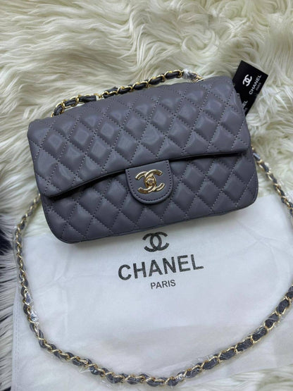 💎 Chanel CF
1⃣️ First quality +🎁
Size : 26 * 17 cm
95 dhs❣️
with box 🎁

Zain115
♥️♥️♥️