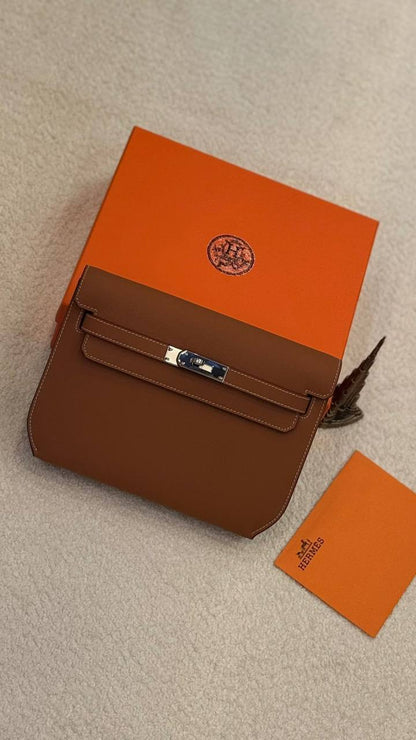 Hermes
Master
  25Cm 

With Box
🎁🎁🎁

280 dhs✅

Zain131
♥️♥️♥️