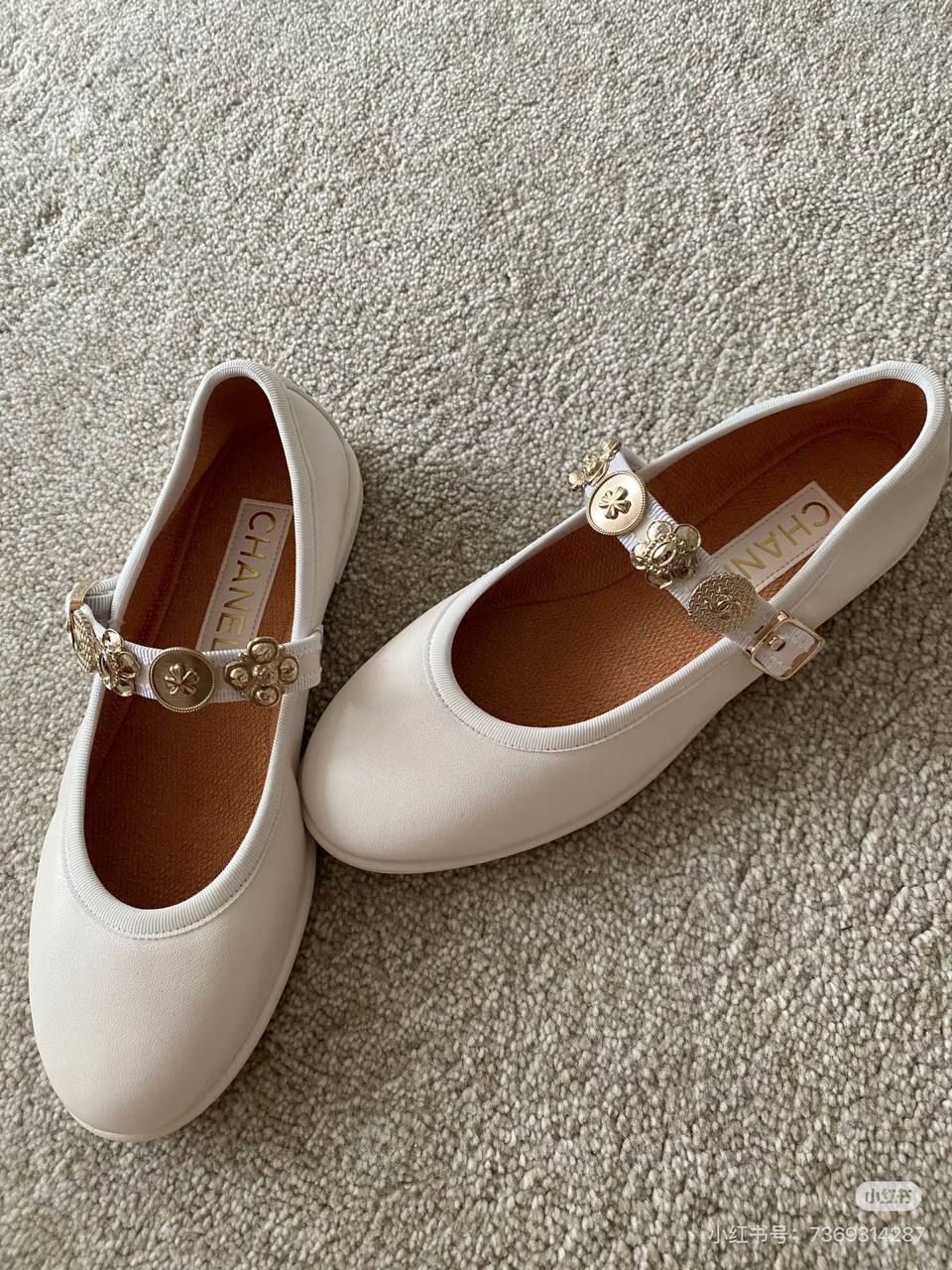 Chanel

120 dhs
36-41

Zain145

♥️♥️♥️