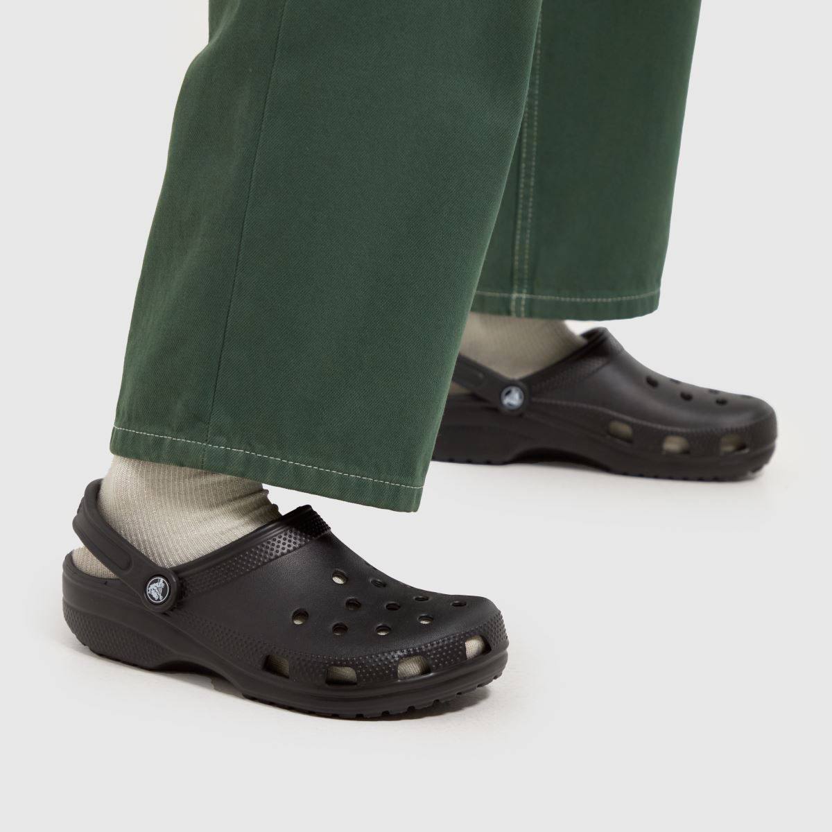 Crocs Casual Clog ‘Black’🖤
36-46 AVAILABLE 🤩
65 dhs🪙💚

Zain241
♥️♥️♥️