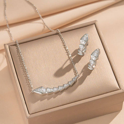New arrival stainless steel chain Sets 
45 dhs🪙🌨️ / set without box 
55 dhs🪙🌨️ / set with branded box and paperbag

Zain243
♥️♥️♥️