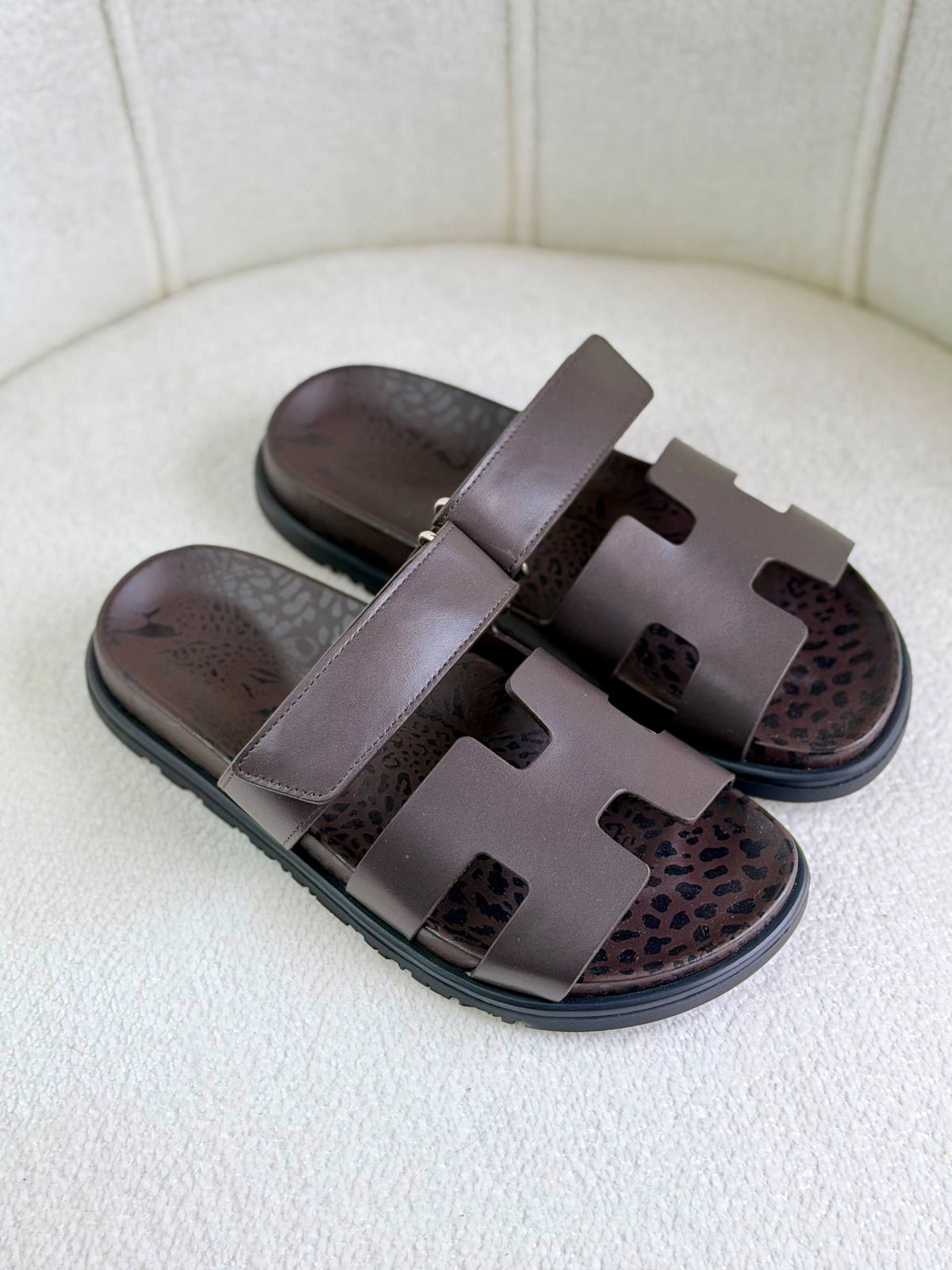hermes
Super *AAA* *+* Quality 💯

With original packing🎁🎁

SIZE:36and42
Available now
430 dhs🇦🇪🇦🇪🇦🇪

Zain309
♥️♥️♥️