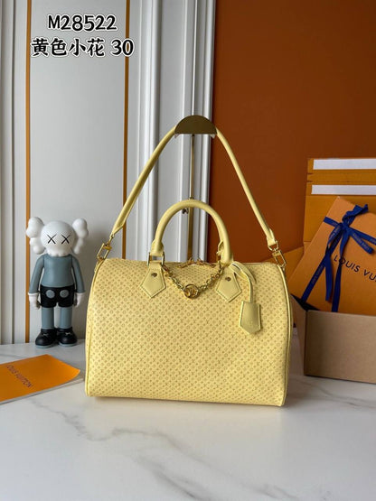 Lv Speedy 
Master🌺🌺
30cm
270 dhs✅

Zain114
♥️♥️♥️